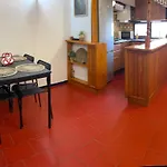 Red Da Oura Apartman *