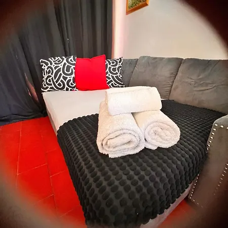 Διαμέρισμα Red Da Oura